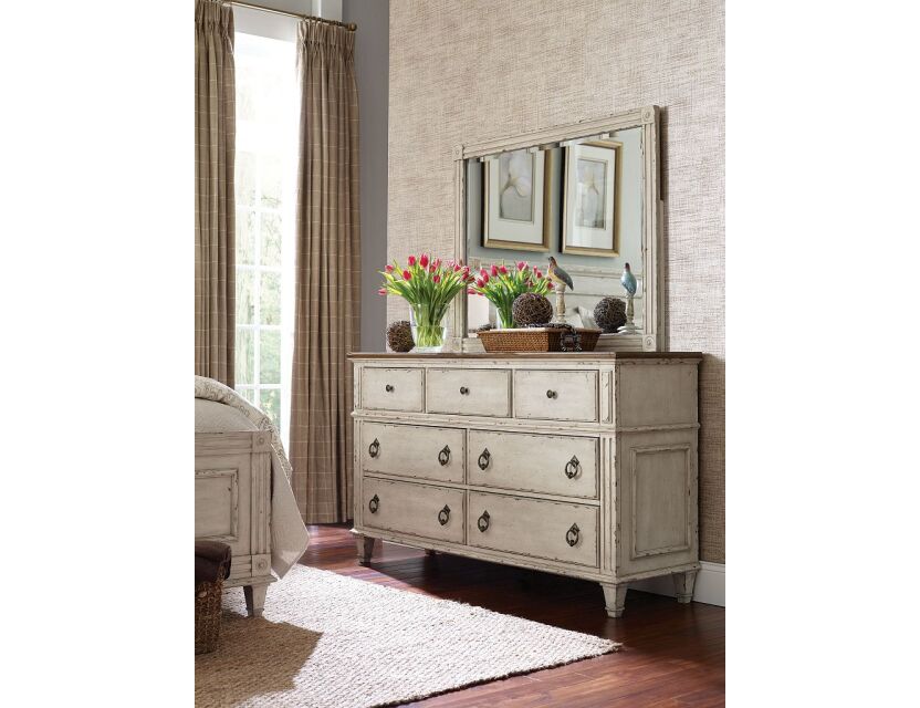 DRAWER DRESSER Room Scene 1